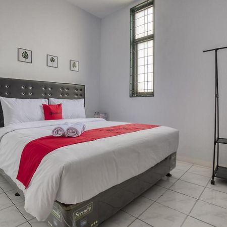 Reddoorz Plus Near Jakarta Kota Station Ngoại thất bức ảnh