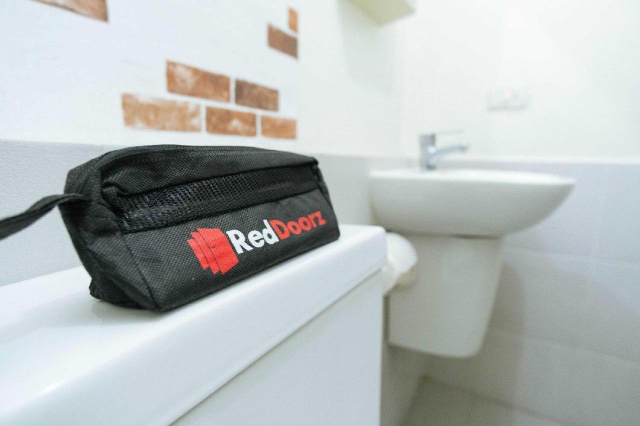 Reddoorz Plus Near Jakarta Kota Station Ngoại thất bức ảnh