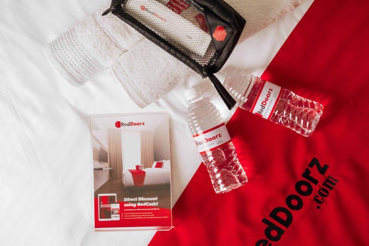 Reddoorz Plus Near Jakarta Kota Station Ngoại thất bức ảnh