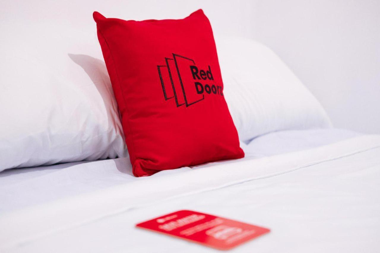 Reddoorz Plus Near Jakarta Kota Station Ngoại thất bức ảnh