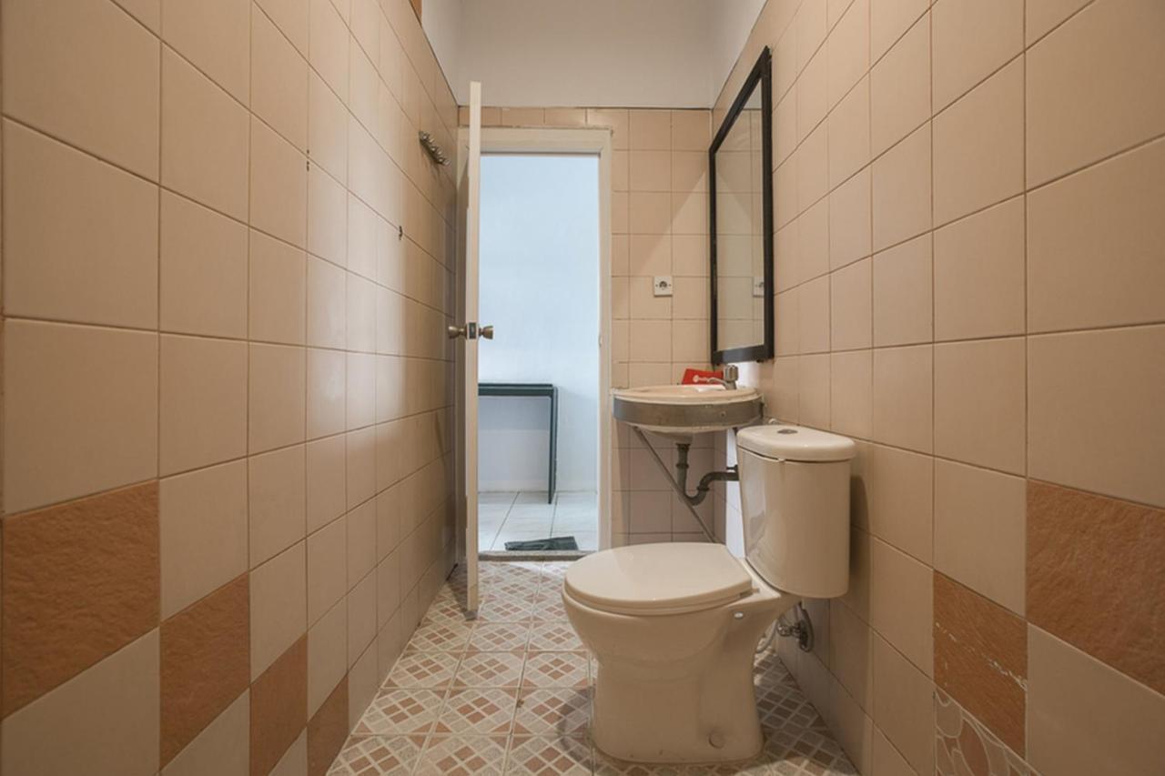 Reddoorz Plus Near Jakarta Kota Station Ngoại thất bức ảnh