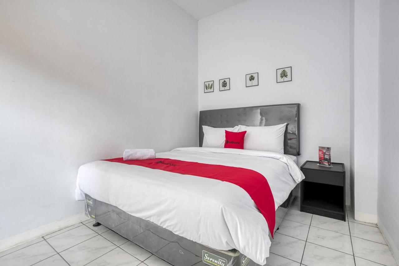 Reddoorz Plus Near Jakarta Kota Station Ngoại thất bức ảnh