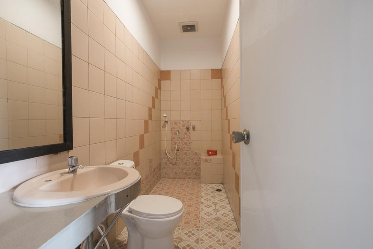 Reddoorz Plus Near Jakarta Kota Station Ngoại thất bức ảnh
