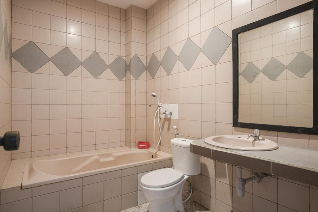 Reddoorz Plus Near Jakarta Kota Station Ngoại thất bức ảnh